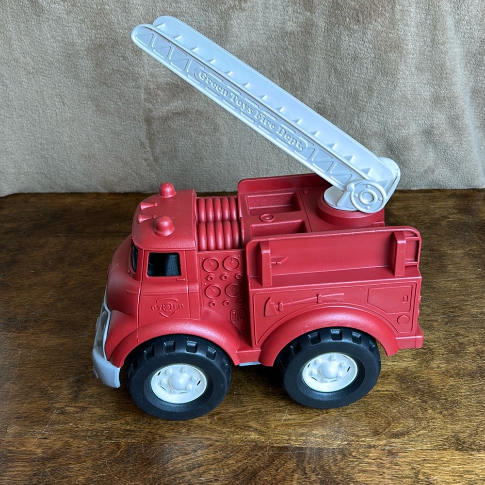 Firetruck toy‎